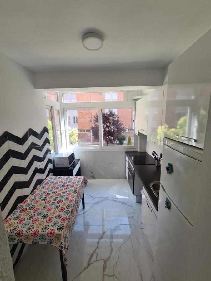 Apartamento luminoso y nuevo en Madrid Rio Exterior foto